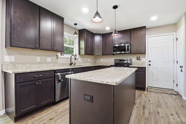 736 Wards Corner, Loveland, OH 45140