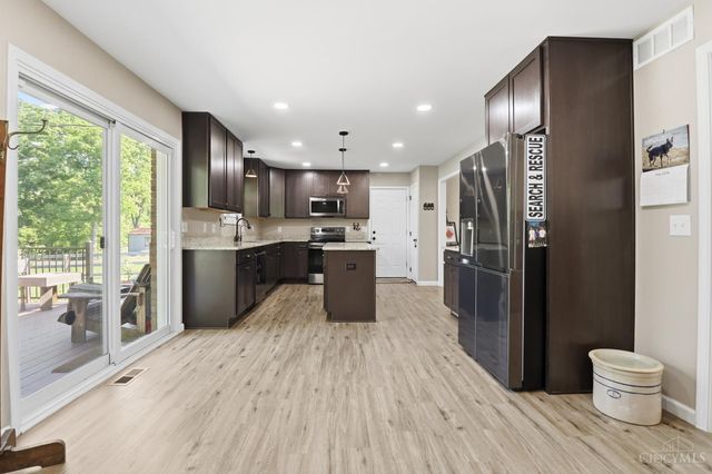 736 Wards Corner, Loveland, OH 45140