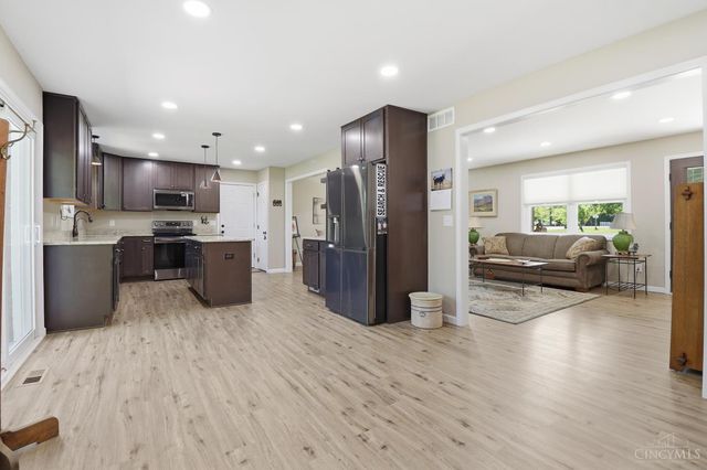 736 Wards Corner, Loveland, OH 45140