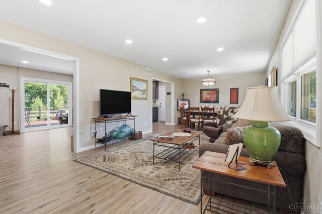 736 Wards Corner, Loveland, OH 45140