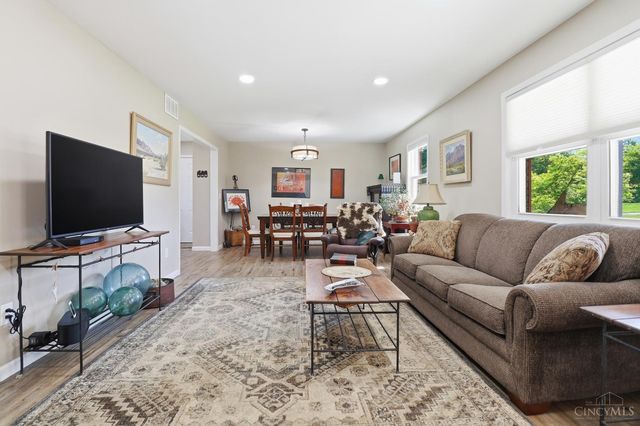 736 Wards Corner, Loveland, OH 45140