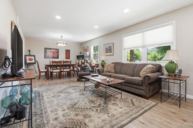 736 Wards Corner, Loveland, OH 45140