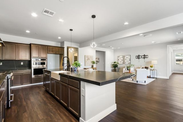 4121 Peak Ct, Rancho Cordova, CA 95742