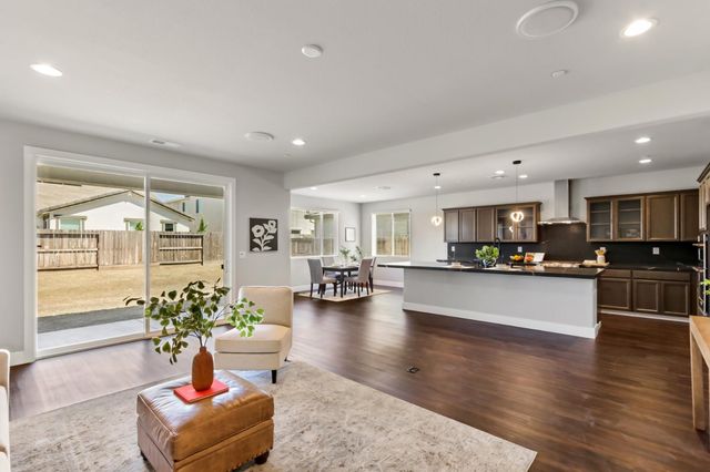 4121 Peak Ct, Rancho Cordova, CA 95742