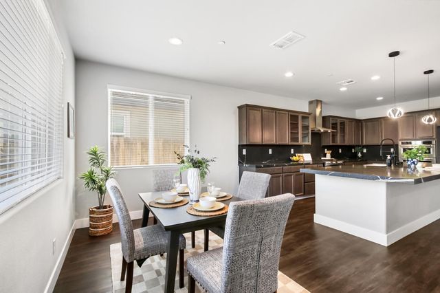 4121 Peak Ct, Rancho Cordova, CA 95742