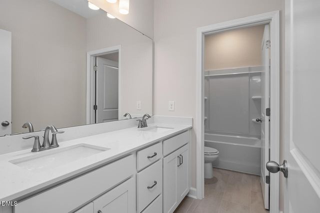559 Whinfield Place, Aberdeen, NC 28315