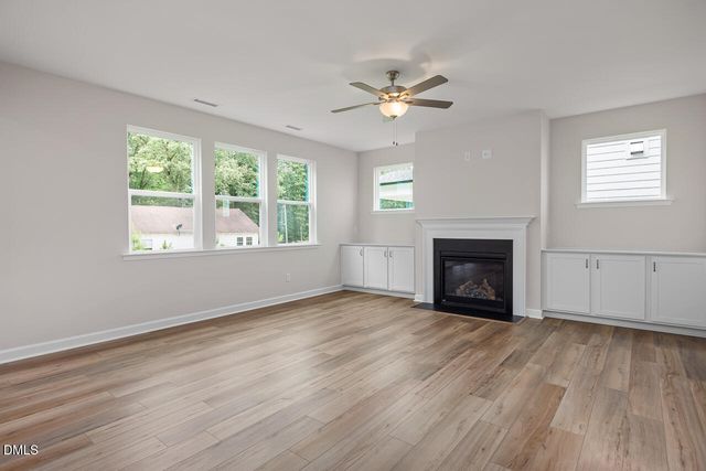 559 Whinfield Place, Aberdeen, NC 28315
