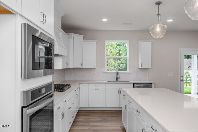 559 Whinfield Place, Aberdeen, NC 28315