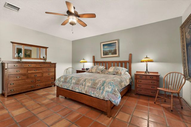 250 Phillips Road, Los Lunas, NM 87031