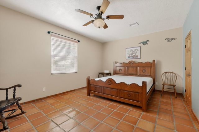 250 Phillips Road, Los Lunas, NM 87031