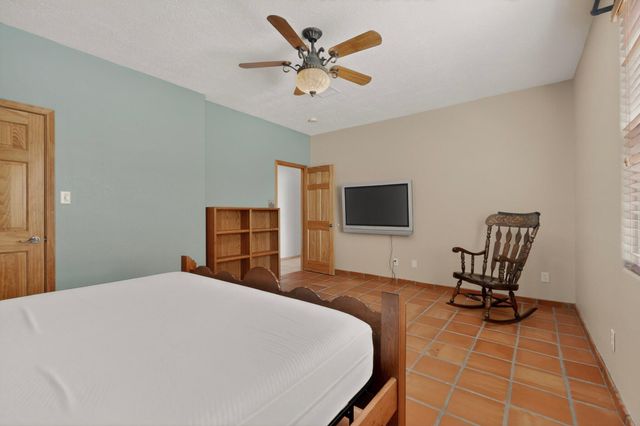 250 Phillips Road, Los Lunas, NM 87031