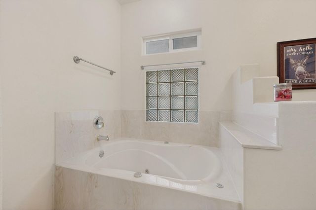 250 Phillips Road, Los Lunas, NM 87031