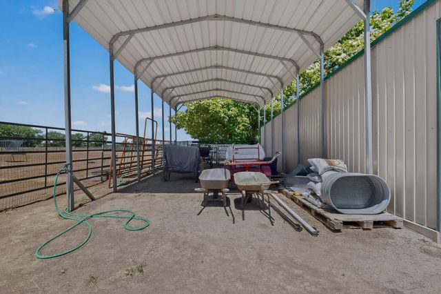 250 Phillips Road, Los Lunas, NM 87031