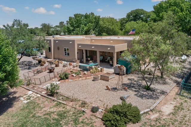 250 Phillips Road, Los Lunas, NM 87031