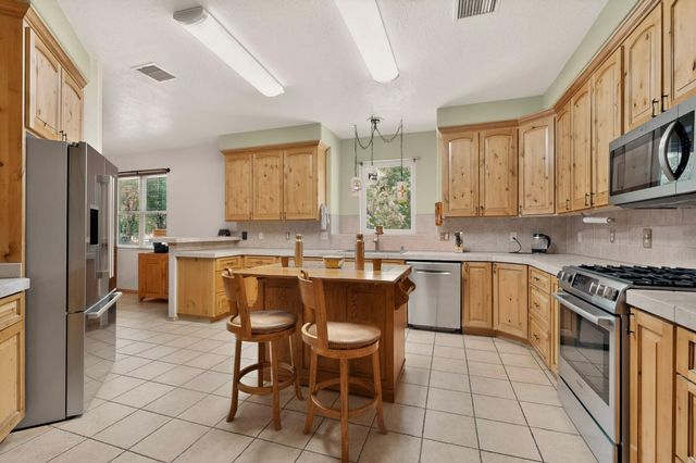 250 Phillips Road, Los Lunas, NM 87031