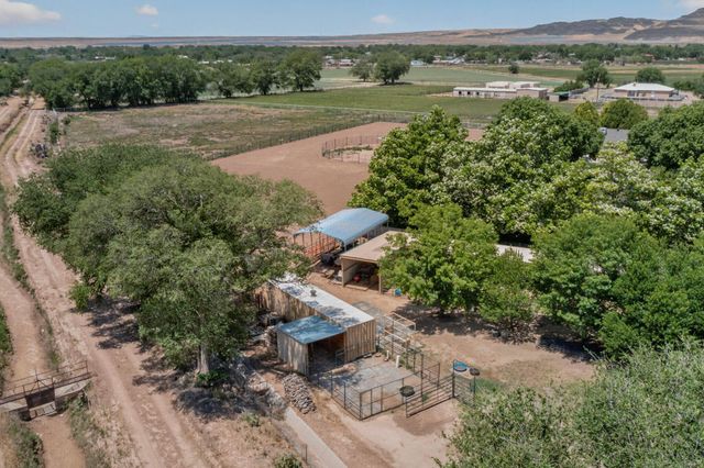 250 Phillips Road, Los Lunas, NM 87031