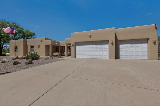 250 Phillips Road, Los Lunas, NM 87031