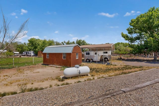 250 Phillips Road, Los Lunas, NM 87031