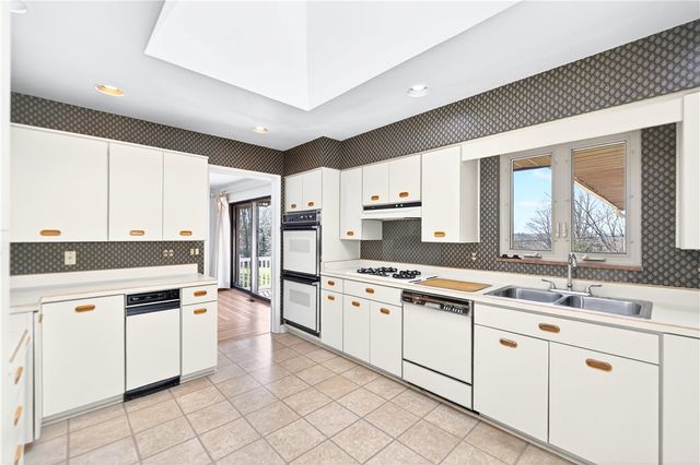 243 Greenridge Rd, Hempfield Twp, PA 15601