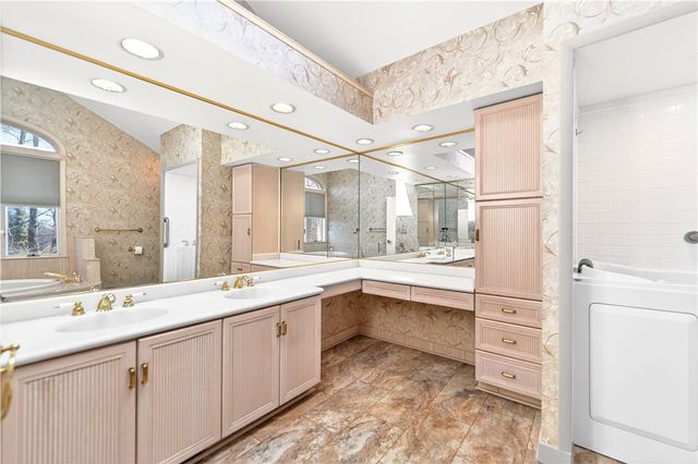 243 Greenridge Rd, Hempfield Twp, PA 15601