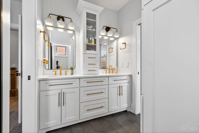 701 Grand Wood Court, Clearcreek Twp., OH 45066