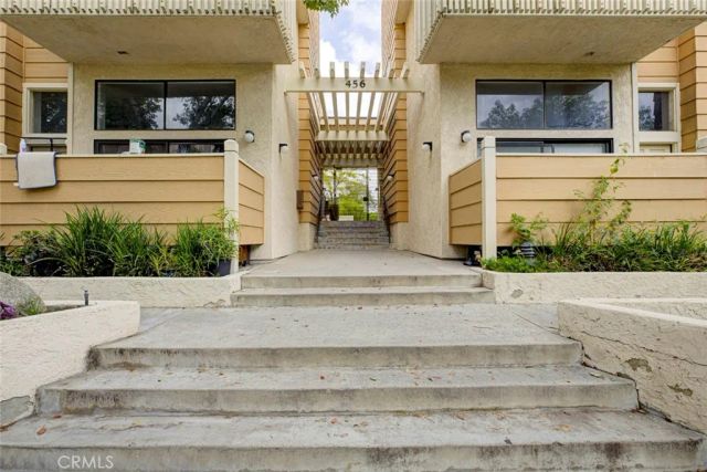 456 E San Jose K, Burbank, CA 91501