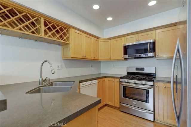 456 E San Jose K, Burbank, CA 91501