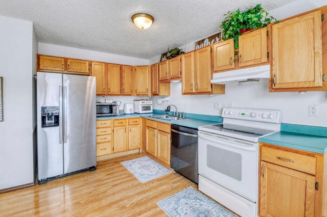 3102 8th Avenue N, Fargo, ND 58102