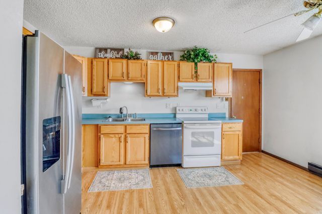 3102 8th Avenue N, Fargo, ND 58102