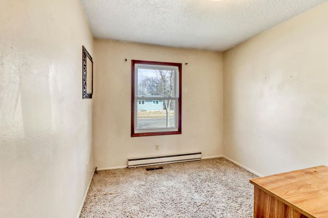 3102 8th Avenue N, Fargo, ND 58102