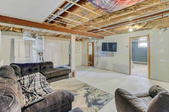 3102 8th Avenue N, Fargo, ND 58102