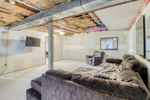 3102 8th Avenue N, Fargo, ND 58102