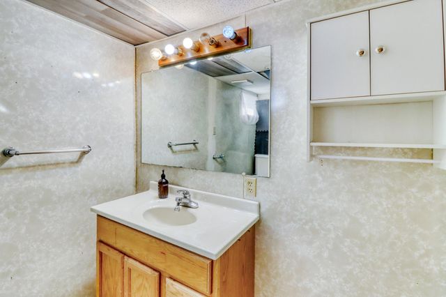 3102 8th Avenue N, Fargo, ND 58102