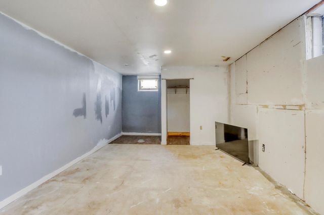 3102 8th Avenue N, Fargo, ND 58102