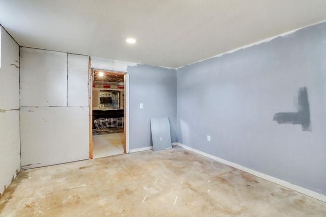 3102 8th Avenue N, Fargo, ND 58102