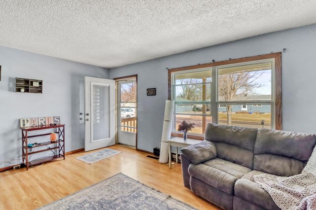 3102 8th Avenue N, Fargo, ND 58102