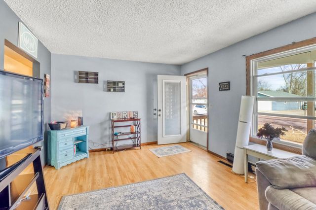 3102 8th Avenue N, Fargo, ND 58102