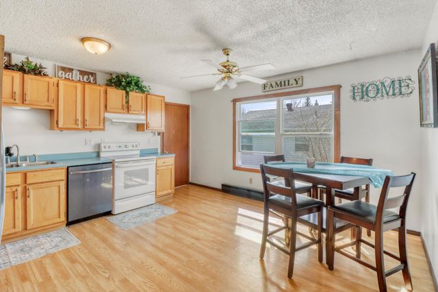 3102 8th Avenue N, Fargo, ND 58102