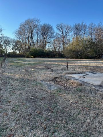 2722 Ann Dr, Clarksville, TN 37040