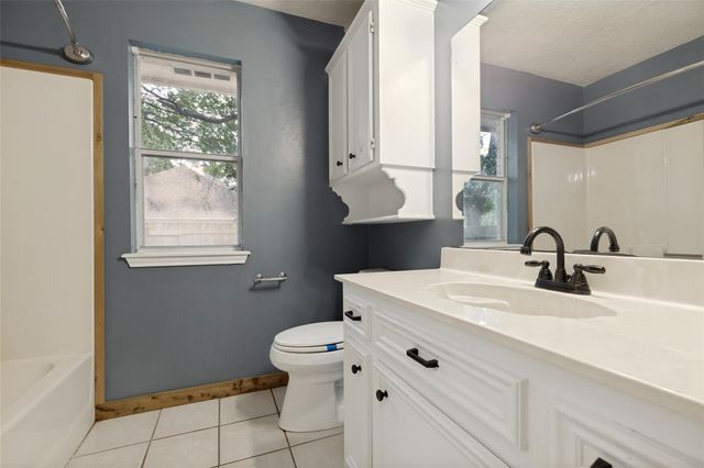 221 Tupelo Lane, Conroe, TX 77304