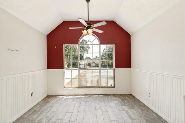 221 Tupelo Lane, Conroe, TX 77304