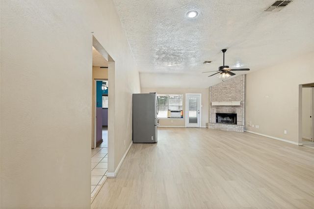 221 Tupelo Lane, Conroe, TX 77304