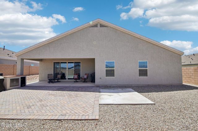 670 W Lexington Street, Vail, AZ 85641