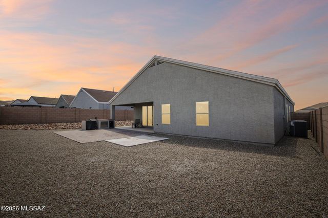 670 W Lexington Street, Vail, AZ 85641