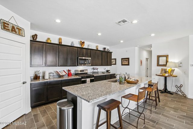 670 W Lexington Street, Vail, AZ 85641