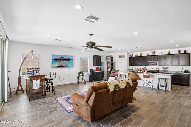 670 W Lexington Street, Vail, AZ 85641