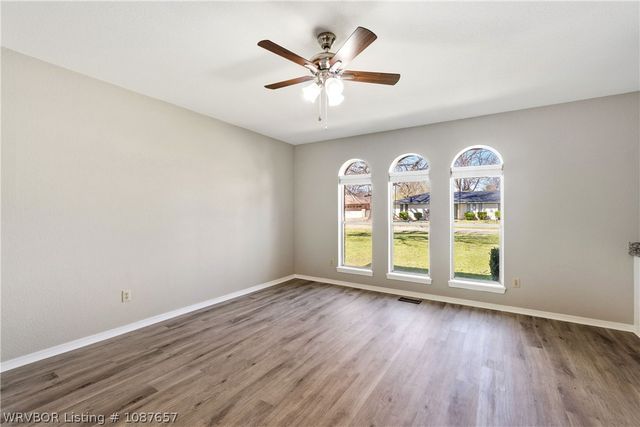 8208 Mark Lane, Fort Smith, AR 72903