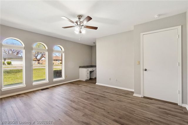 8208 Mark Lane, Fort Smith, AR 72903