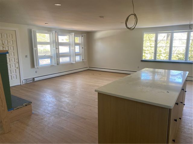 28 Hill Top Drive, Warwick, RI 02818