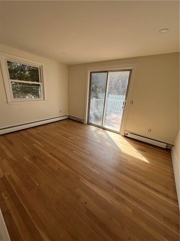 28 Hill Top Drive, Warwick, RI 02818